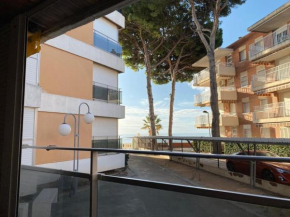 APARTAMENTO PRIMERA LINEA DE PLAYA Y VISTAS AL MAR